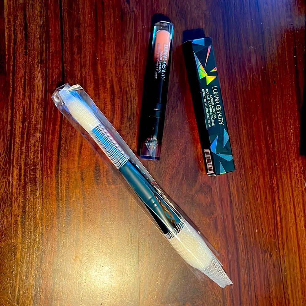 Lunar Beauty Liquid Lipstick in Perfection and Double Sided Brush, Brand New